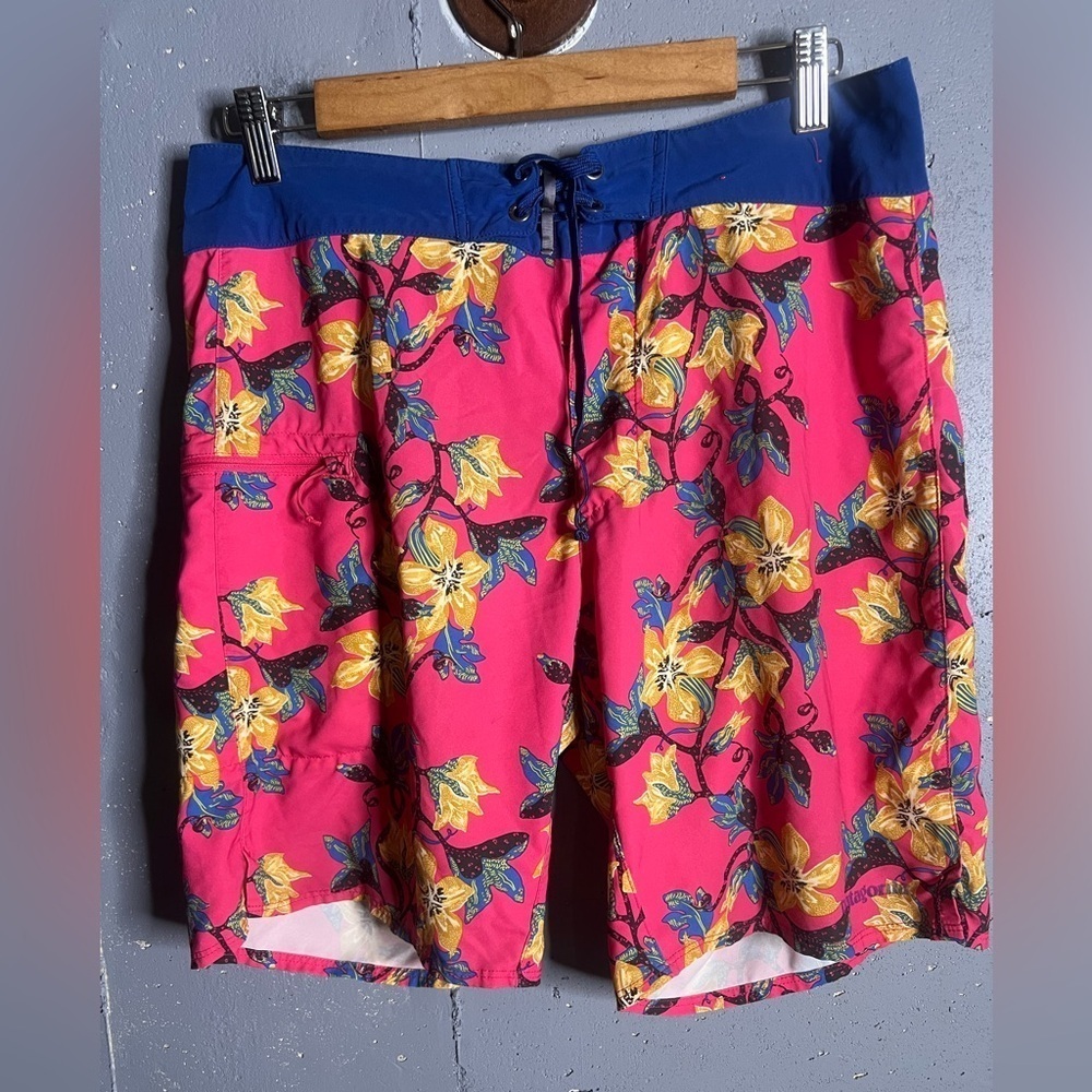 Patagonia Stretch Planing Floral Swim Short, size 34